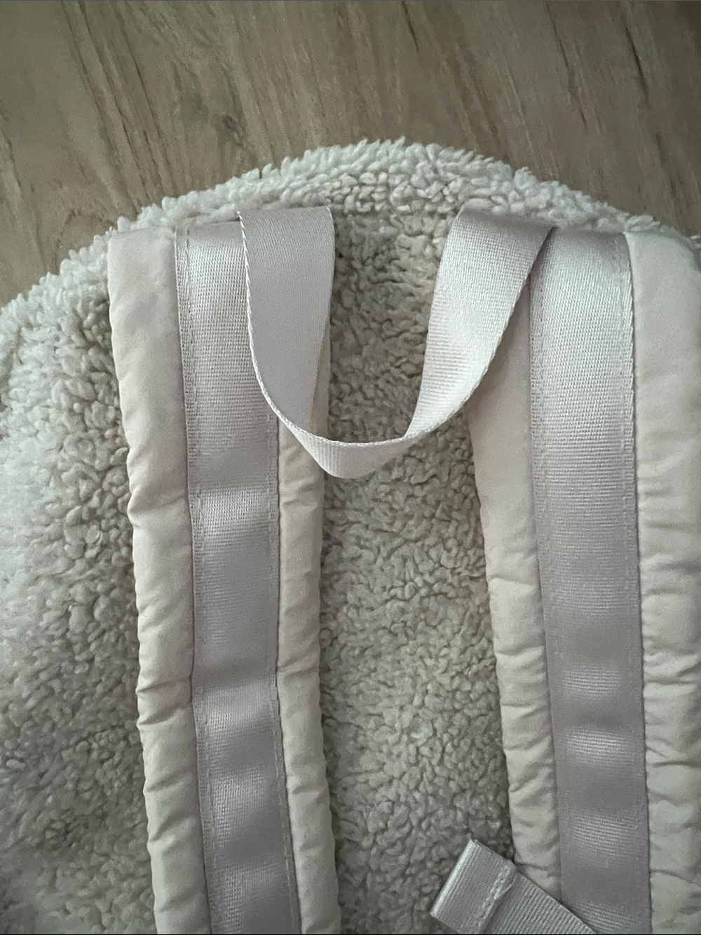 Wilo the Label Backpack Sherpa Teddy - Picture 7 of 7